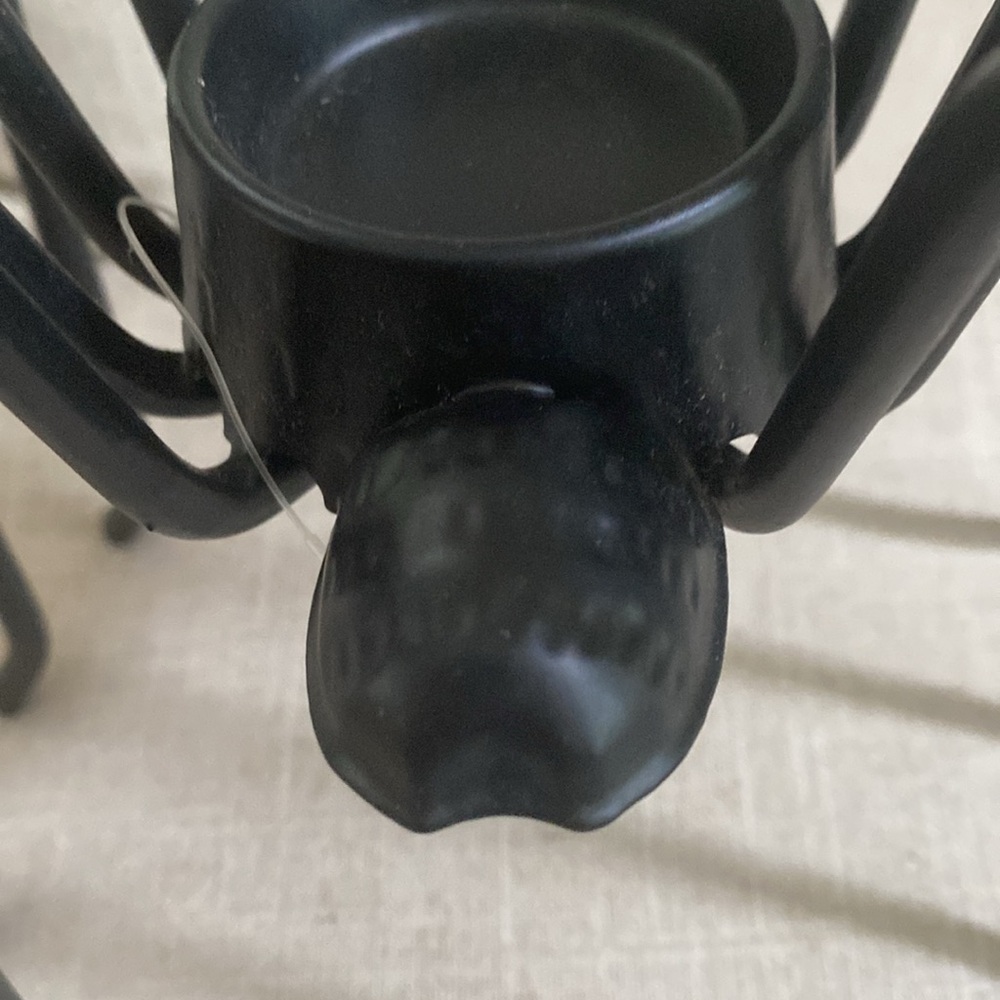 BLACK SPIDER TEA LIGHT HOLDER - Picture 3 of 6